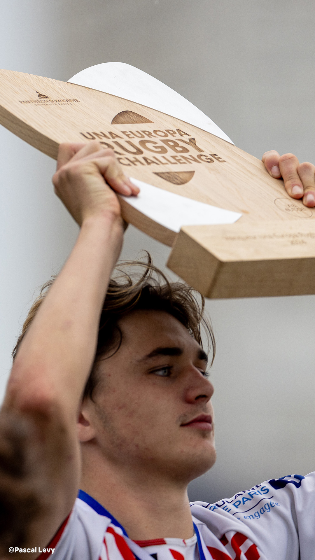 Trophée. Texte : Una Europa Rugby Challenge